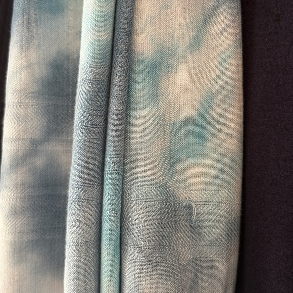 Tie Die Blue Wrap Scarf NEW ! Pre Washed Ready To Wear Boho Tassels - Picture 13 of 16